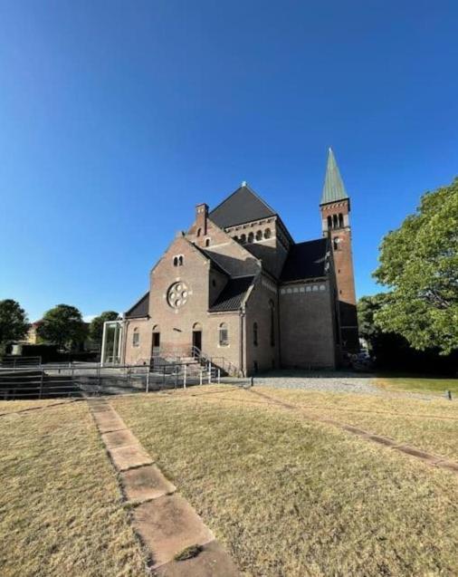 Central Lejlighed I Odense C Apartment ภายนอก รูปภาพ